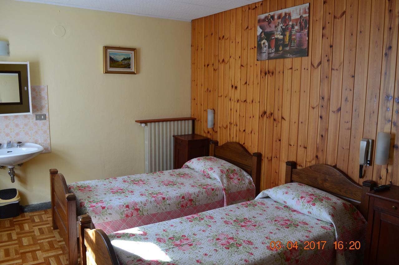 Albergo Ramo Verde Malesco Exterior foto